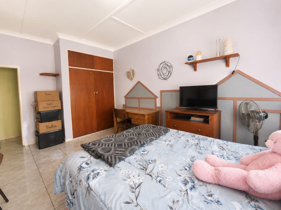 4 Bedroom Property for Sale in Oos Einde North West